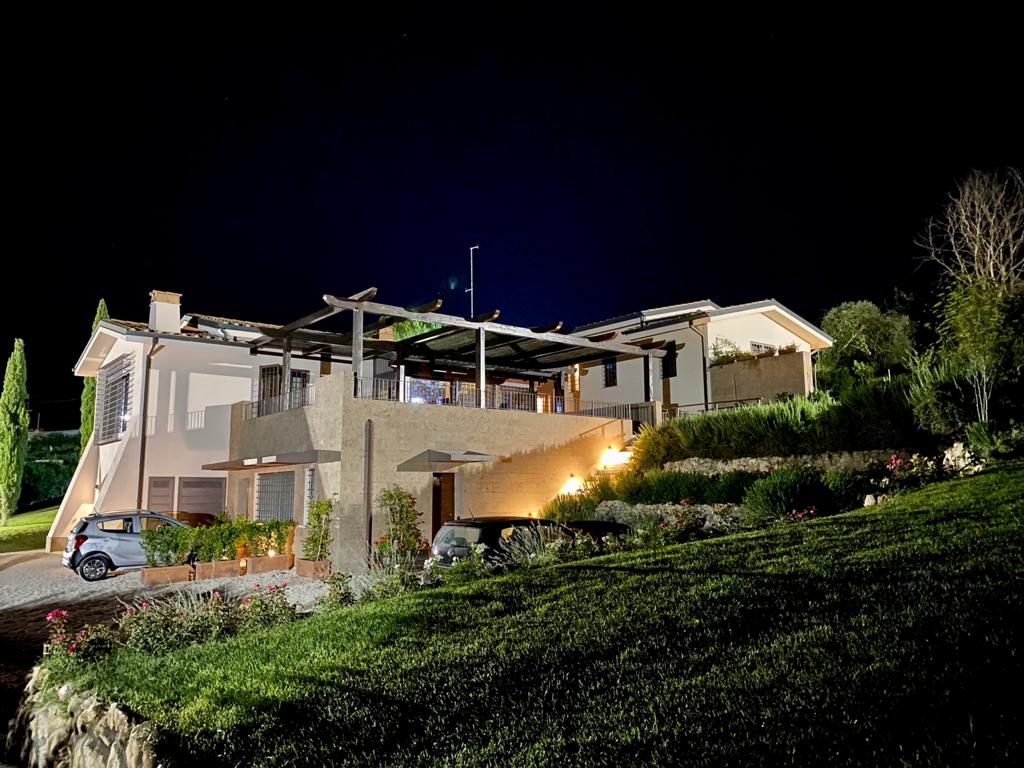 COUNTRY LUXURY HOUSE